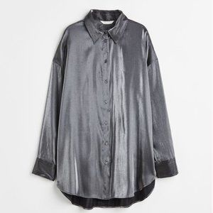 NWOT Oversized blouse in shimmery, metallic finish